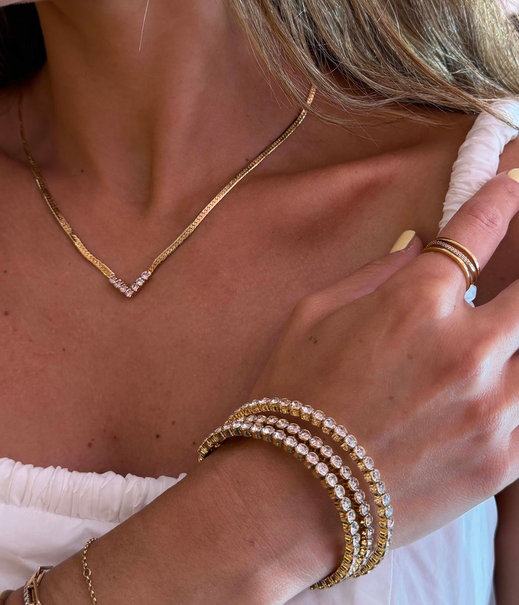 V ZIRCONIA CHOKER