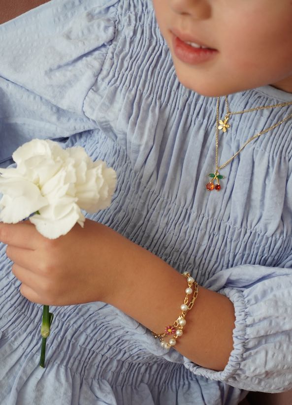 FLOWER GIRL NECKLACE