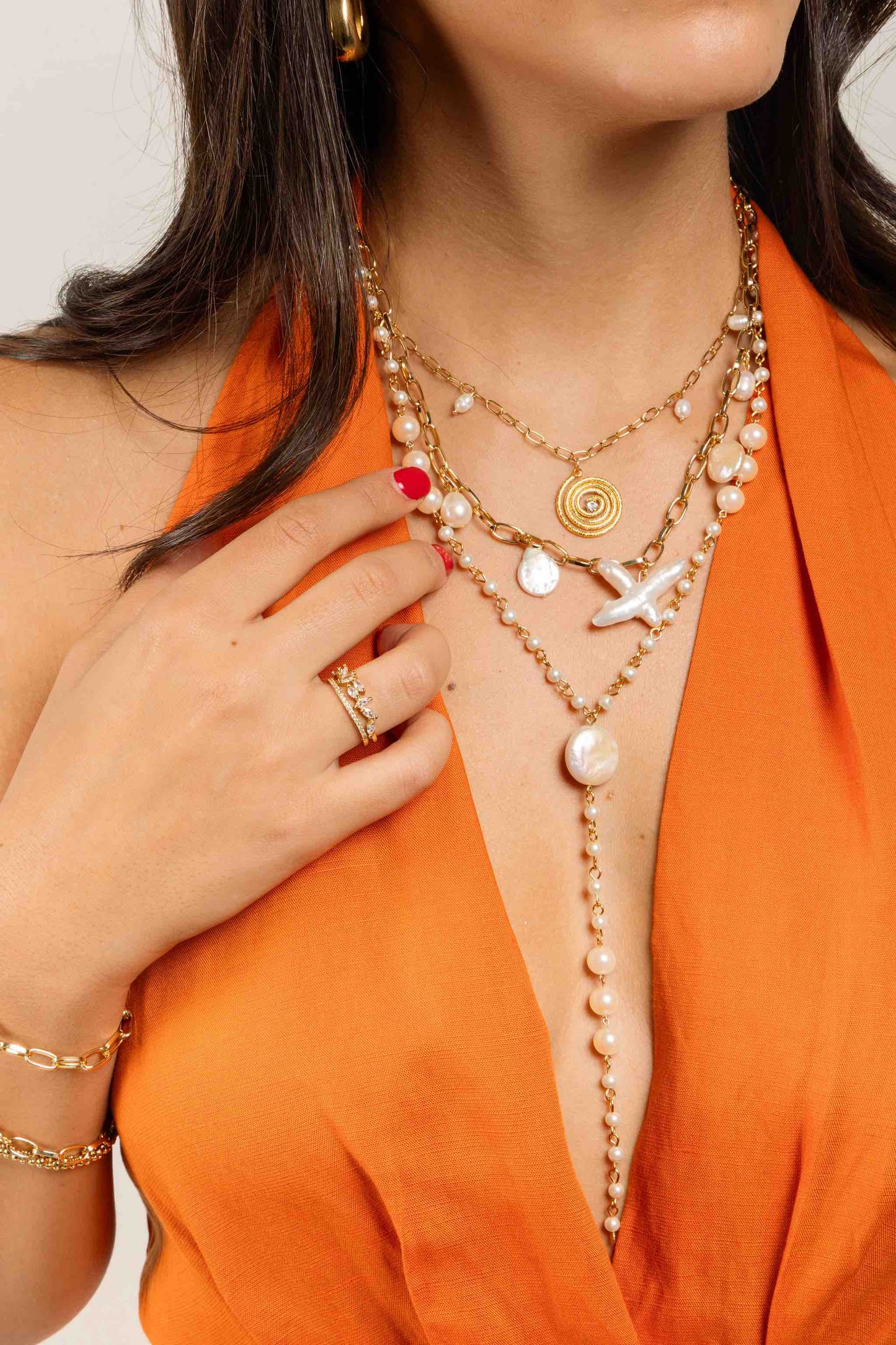 COLLAR ESPIRAL Y PERLAS