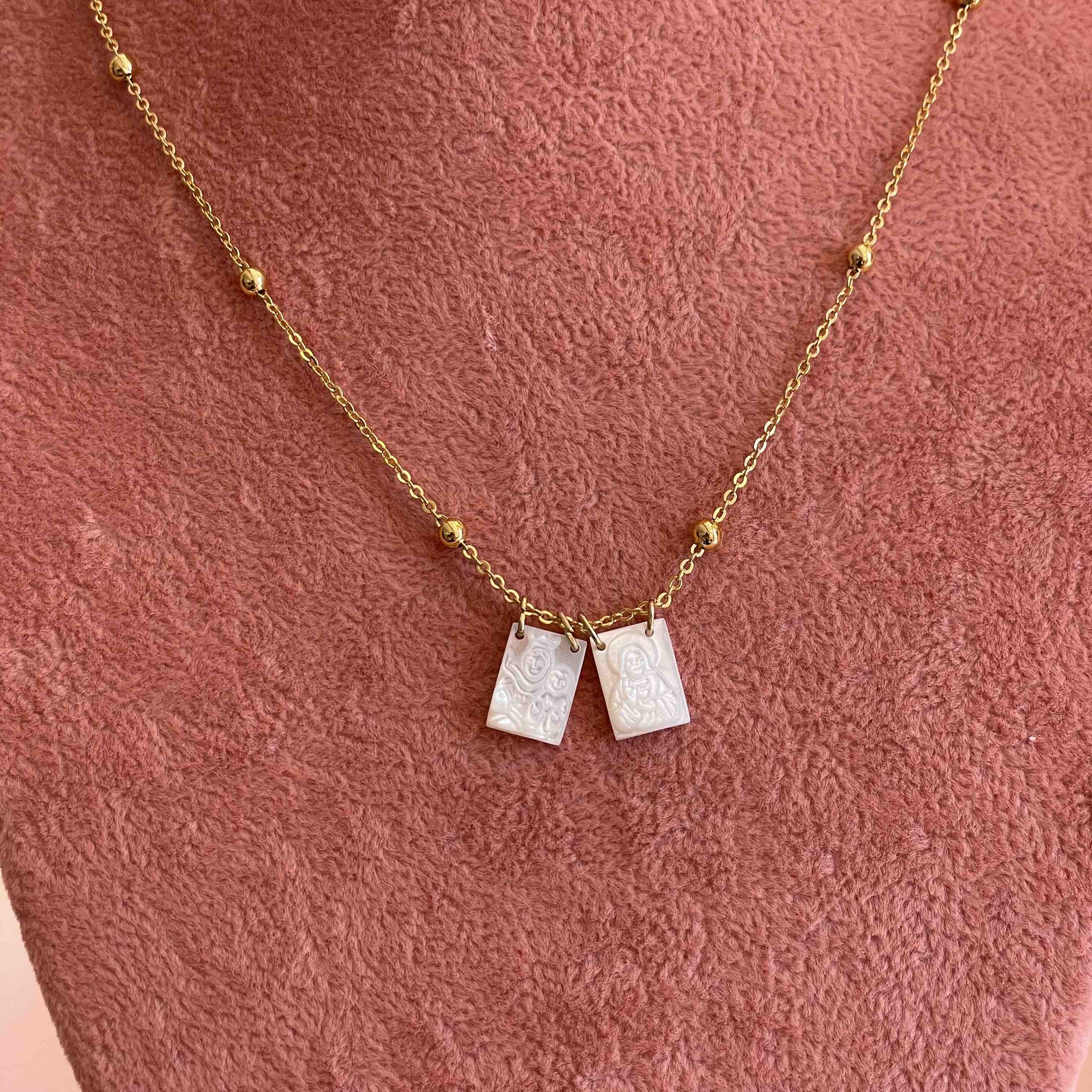 SHELL SCAPULAR NECKLACE