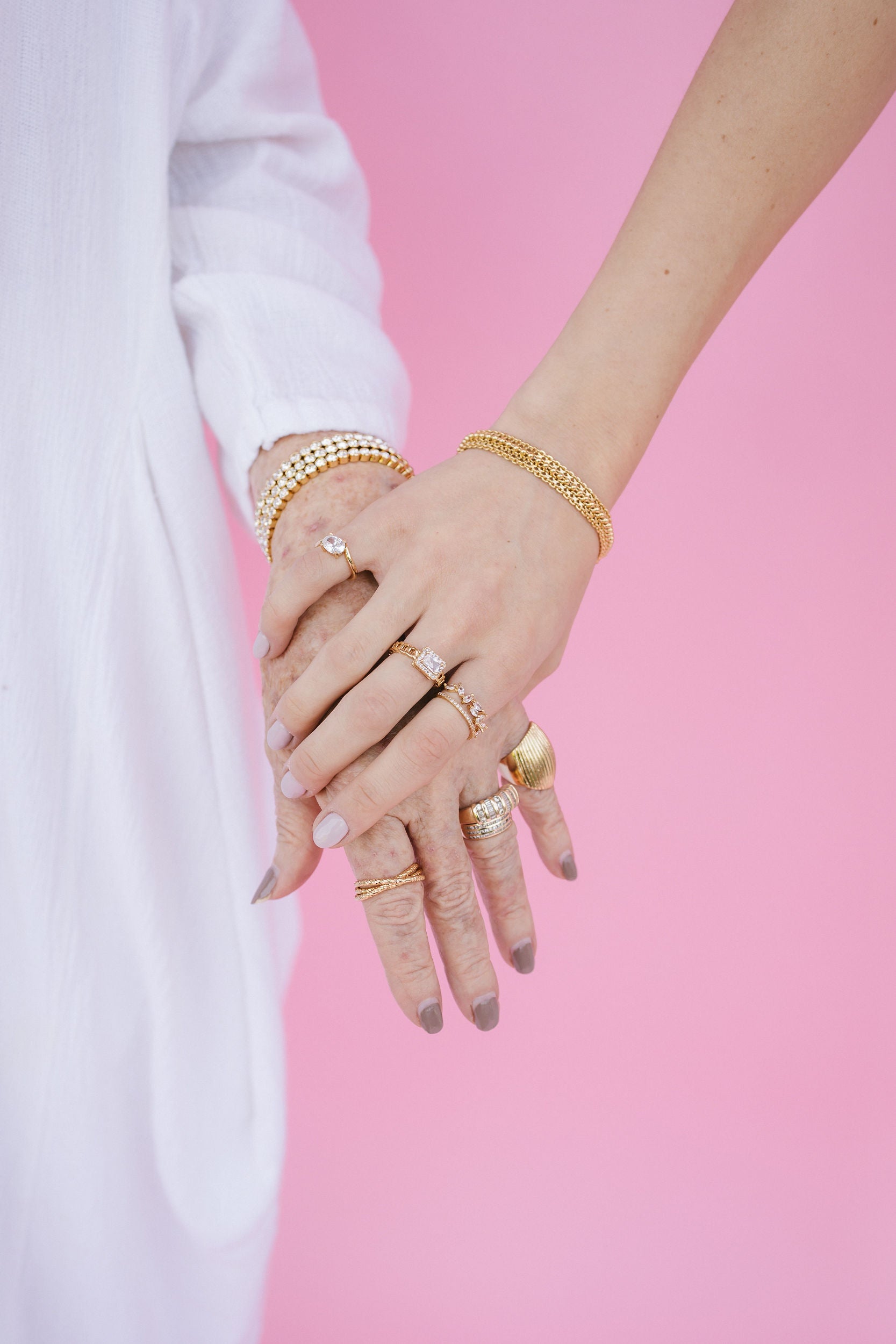 ANILLO GUIRNALDA ZIRCONIAS